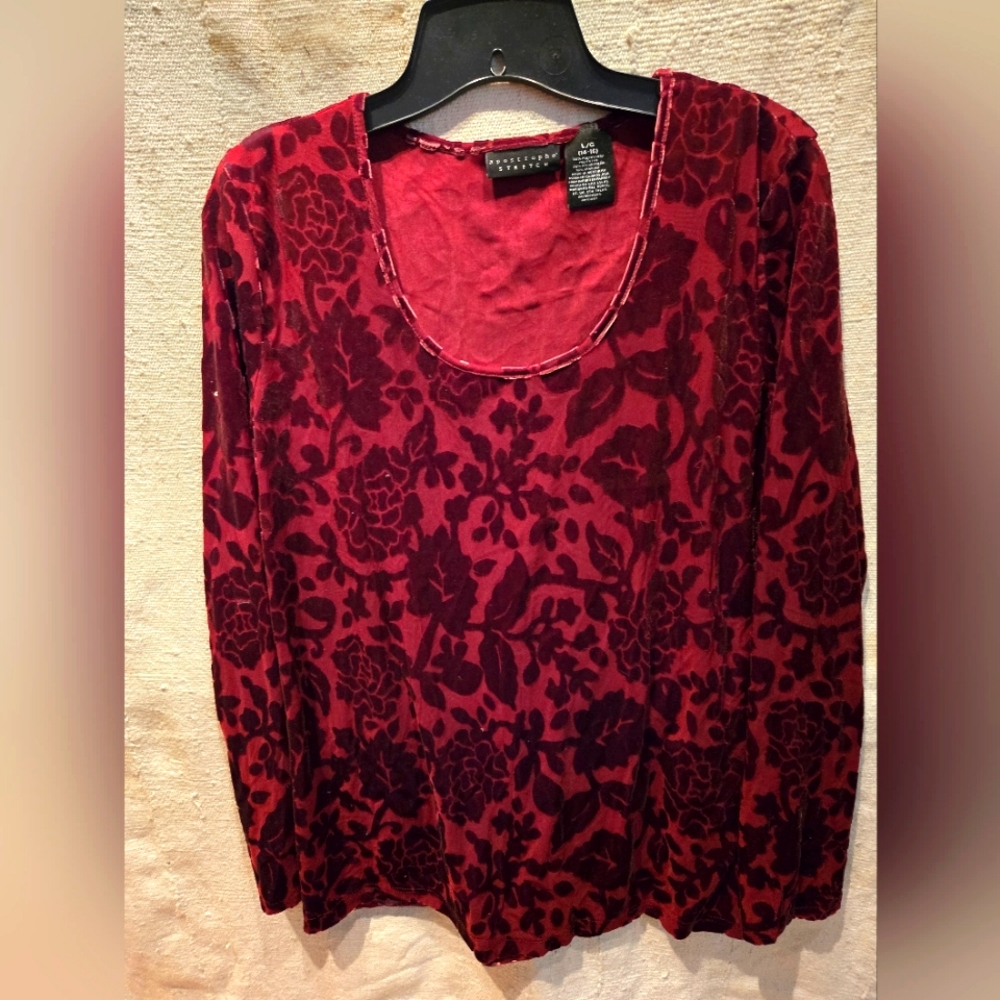 Crushed velvet, scoop neck, stretchy shirt